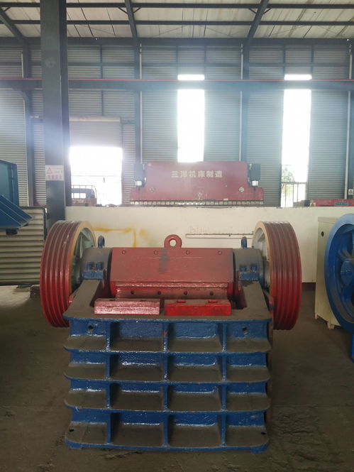 新川顎式破碎機 30年專業制造，鑄就礦山設備信賴品牌